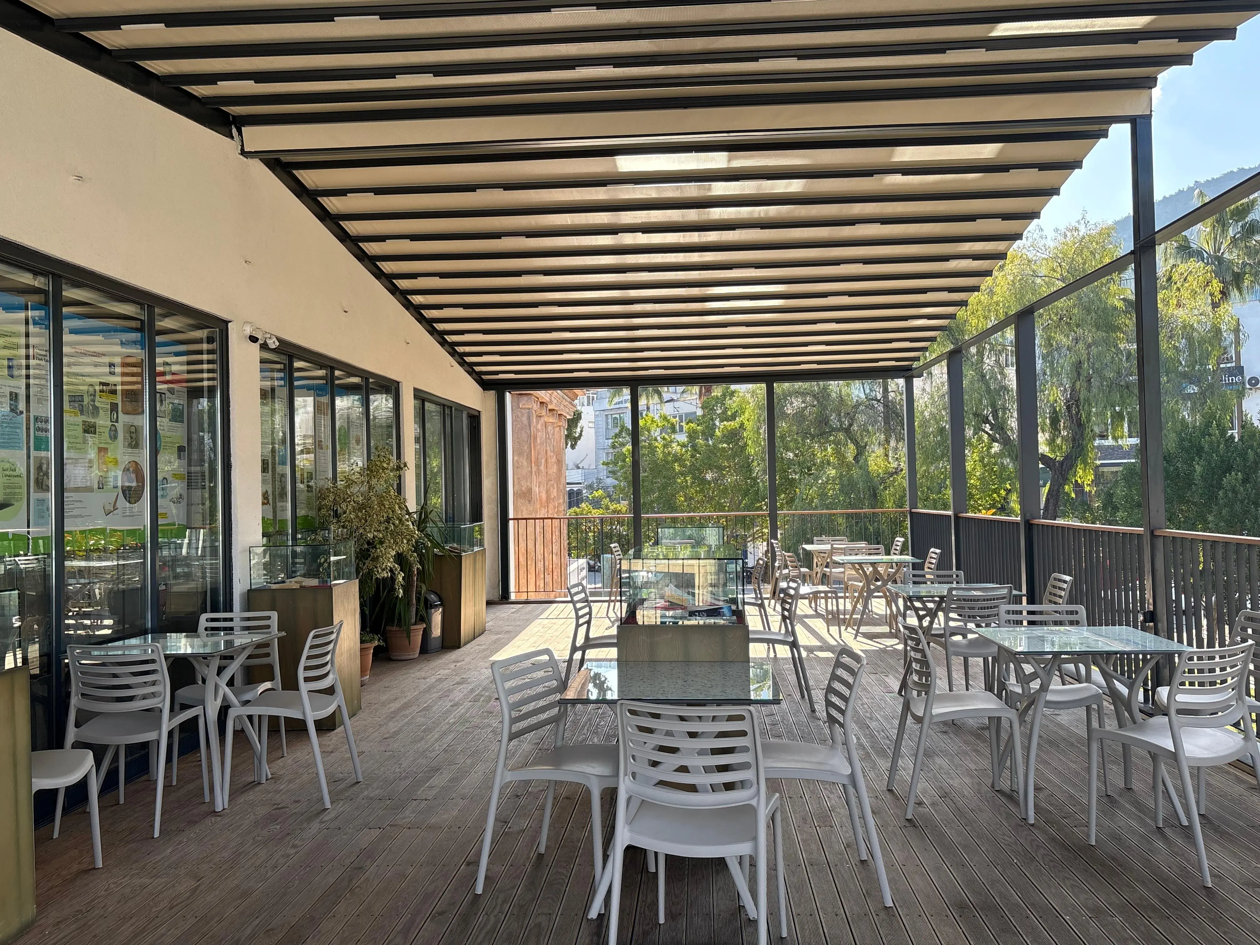 Birinci Kat Balkon Manzarası